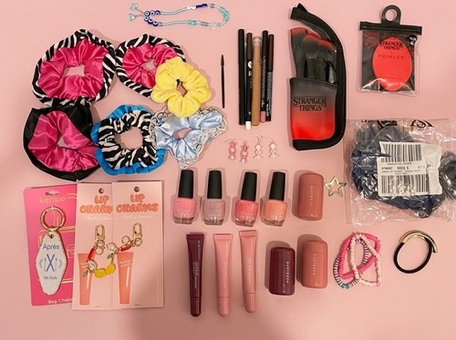 Assorted makeup bundle